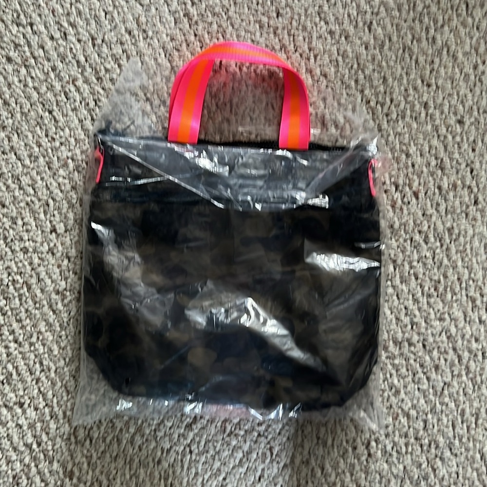 NWT HAUTE SHORE women's logan showoff bag in green camo/pink/orange stripes - Picture 10 of 10